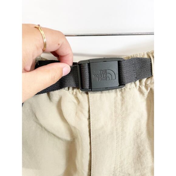 The North Face Khaki Men’s Nylon Shorts Size S - Picture 3 of 7